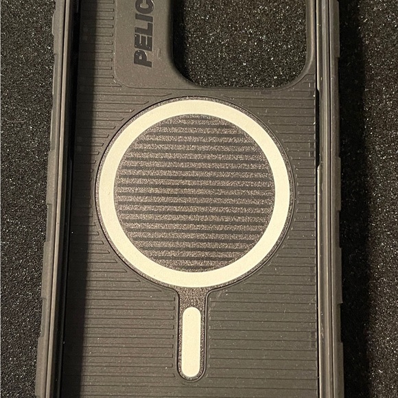 New Pelican I-Phone 12 PRO (Professional Carbon Fiber Series) with belt clip - Picture 6 of 6